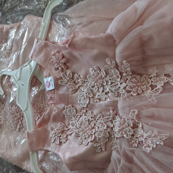 Child's bridesmaid dresses - Picture 1 of 5